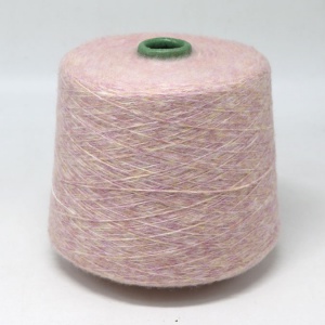 1-6NM驼绒喷毛纱 3%羊毛 50%腈纶 40%尼龙 7%聚酯纤维